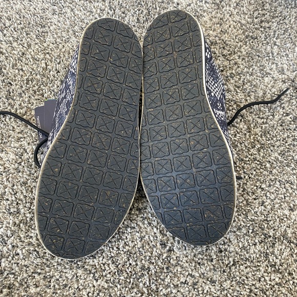 Twisted X - Picture 3 of 3